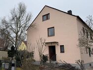 Sehr solides Mehrfamilienhaus mit 2 Wohnungen, großem Garten und idyllischer Lage mit Erbbaurecht - Petershausen