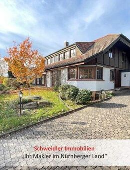 Rarität am Laufer Kunigundenberg: Großzügiges Einfamilienhaus mit Einliegerwohnung und Doppelgarage - Lauf (Pegnitz)