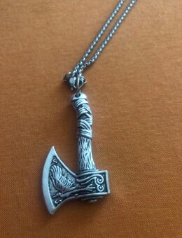 Kette mit Anhänger zu verschenken Versand moglich - Dresden