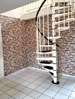 Traumhafte Maisonette im 5. Stock: Zentral, Sonnig & Bequem! ☀️ Kein Jobcenter - Mönchengladbach