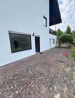 Hier wohnen Sie ruhig und grün in Riegelsberg - Pflugscheid. 4 ZKB Souterrain mit großer Terrasse - Riegelsberg