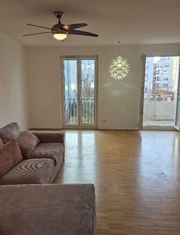 Nürnberg Maxfeld: moderne 2-Zimmerwohnung mit Balkon, Einbauküche, Parkett, Bad, Gäste-WC, Abstellkammer, Aufzug, TG Stellplatz - Nürnberg