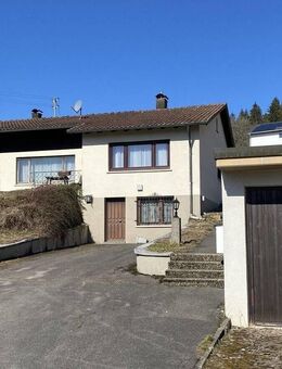 Freistehender Bungalow auf großem Grund in Wehingen - Harras - Wehingen