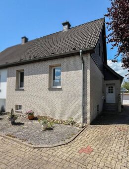 Doppelhaushälfte mit Charme, Potenzial und großem Garten in Lengerich - Lengerich (Nordrhein-Westfalen)