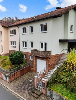 **Geräumiges 2-Familien-Wohnhaus in ruhiger Lage von Gelnhausen-Höchst** - Gelnhausen