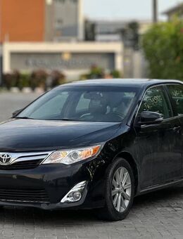 ZU VERKAUFEN: 2014 Toyota Camry XLE - Frankfurt (Main) Dornbusch