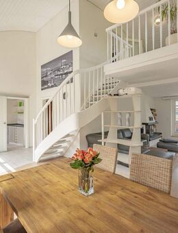 Lichtdurchflutete Endetage mit Sauna am Alsterlauf! - Hamburg