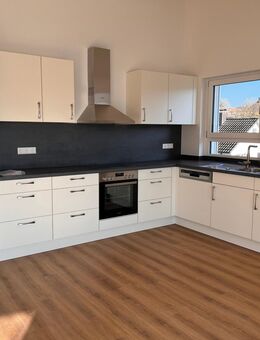 Neubau - Erstbezug - 4-Zimmer Dachgeschoss mit 2 x Tiefgargenstellplatz in Lörrach - Wohnung Nr. 8 - Lörrach