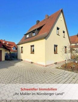 Zentrumsnah in Lauf! Charmantes Einfamilienhaus mit Garage und tollem Garten - Lauf (Pegnitz)