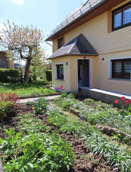 Kleines, freistehendes Einfamilienhaus mit Garten und Garage nahe Tanna zu verkaufen. Super geeignet auch als Ferienimmobilie! - Tanna