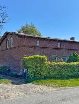 Baugrundstück in 2. Reihe: Sanierungsbedürftige Doppelhaushälfte in Neuenkirchen - Neuenkirchen (bei Greifswald)