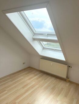 Kleine Wohnung im Dachgeschoss - Neuhaus (Rennweg)