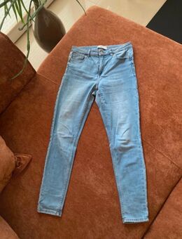 Damenjeans „Reserved“ Gr.40 •Neuwertig• Skinny Jeans Hose -hellblau- - Neu Wulmstorf