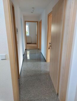 Biete schöne 3 Zimer -EG Wohnung mit EBK, Balkon, Keller in einem gepflegten Mehrfamilienhaus in ruhiger Lage - Gaildorf