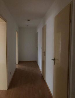 Sonnige 2-Zimmer DG-Wohnung Erlangen-Tennenlohe - Erlangen