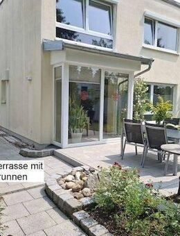 DDH Bauhausstil in Bestzustand mit alt eingewachsenem Garten in München-Waldperlach - München