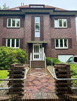 Stilvolle Altbauwohnung mit zwei Balkonen im Villenviertel von Wilhelmshaven - Wilhelmshaven