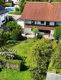 Ihr neues Zuhause! Große DHH mit bezauberndem Garten, Terrasse und Balkon in guter Lage/Baldham - Vaterstetten