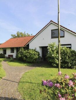 Bei Büsum: Mit Ferienwohnung, großem Garten und nah an der Natur - Westerdeichstrich