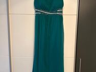 Grünes Kleid mit Glitzer - Unterweißbach