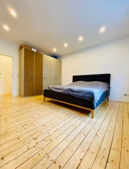 Altbaucharme mit Echtholzdielen im 3-Familienhaus - Paderborn