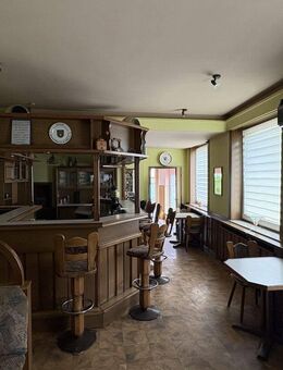 Attraktives Wohn- und Geschäftshaus mit vielfältigem Nutzungspotenzial - umfassend saniert, teilweise vermietet und bereit für neue Möglichkeiten. - Rosenbach (Vogtland)