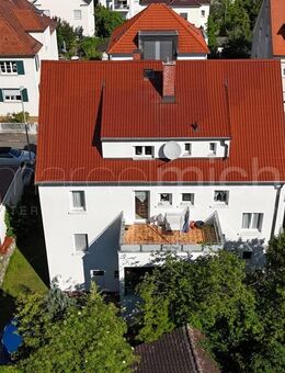Sehr seltene Gelegenheit! Gepflegtes 3-Familienhaus in Ulm West - sonnige Toplage, ruhiges Wohnen mit stilvollem Altbauflair, originalem Parkett & hoh - Ulm