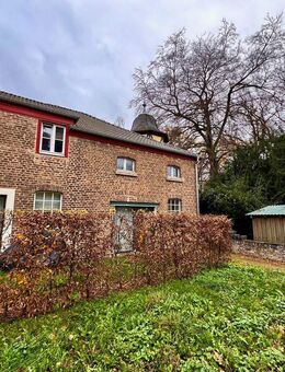 BORNHEIM: EXKLUSIVE 2-ZIMMERWOHNUNG IN HISTORISCHEM AMBIENTE - BARRIEREFREI ca. 67 m² Wfl. - Bornheim (Nordrhein-Westfalen)