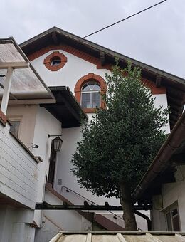 Wohnhaus mit Balkon und schönem Weitblick in ruhiger Lage von Mettlach - Mettlach