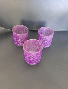 3 Stück Teelichthalter Blumenmuster durch aufgelegten Samt lila 7cm hoch - Essen