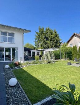 Moderne Haushälfte mit gehobener Ausstattung und Traumgarten - Unterdießen