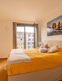 Komplett möbliert mit bodentiefen Panoramafenstern für exklusive Aussicht - ab sofort - Berlin
