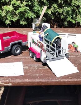 SCHLEICH 42346 Pick-up mit Pferdeanhänger - Germering