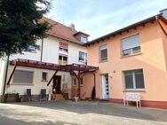 Charmante Dachgeschosswohnung mit großzügigem Grundriss in ruhiger Lage von Frankfurt-Sindlingen - Frankfurt (Main)