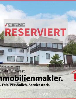 Wohnhaus mit Lager, PV + 4 Garagen auf 3.000 m² Grundstück - Schwenningen (Baden-Württemberg)