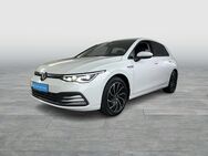 VW Golf, 1.5 Style eTSI, Jahr 2020 - Idstein