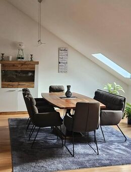 Traumhafte Dachgeschosswohnung mit Fernblick und hoher Wohnqualität in direkter Waldrandlage in Quierschied - Quierschied