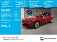 VW Golf, 1.0 l Life eTSI Life, Jahr 2021 - Frankfurt (Main)