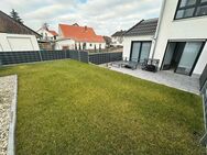 NEUMANN - Neuwertige 2ZKB Erdgeschosswohnung mit Gartenanteil - Pörnbach