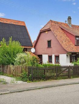 Gestalter gesucht! Doppelhaushälfte mit Scheune und Photovoltaikanlage - Bad Herrenalb