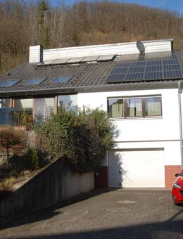 Einfamilienhaus mit Wellnessbereich und PV-Anlage - Fachbach