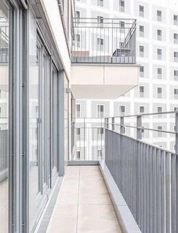 Lichtdurchflutete 3-Zi.-Wohnung mit zwei Balkonen und Stellplatz - exklusiv & komfortabel wohnen - Stuttgart