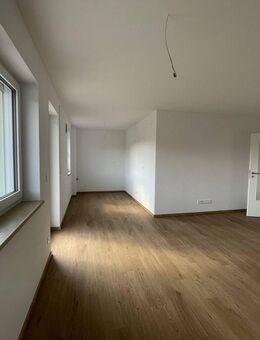 ***Erstbezug - 3-Zimmer Wohnung mit Balkon*** - Regensburg