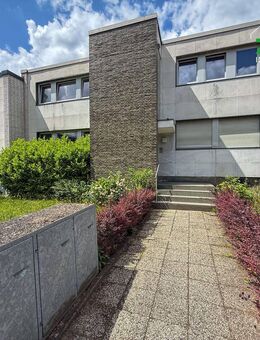 Charmantes 3-Parteienhaus mit Garten und 2 Garagen. Beste Lage für Investoren - Erkrath (Fundort des Neanderthalers)