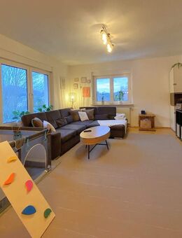 Charmante 3-Zimmer-Wohnung mit Ausblick, Balkon, Garage inkl. moderner Einbauküche - Gößweinstein