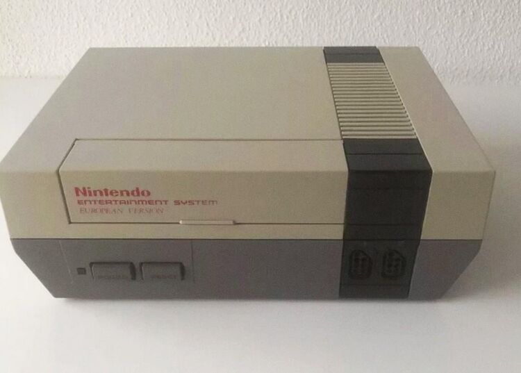 Nintendo Entertainment System NES, Four Score, Controller - Dausenau