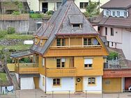 Imposantes Einfamilienhaus mit Garage und zwei Terrassen in Gütenbach - Gütenbach
