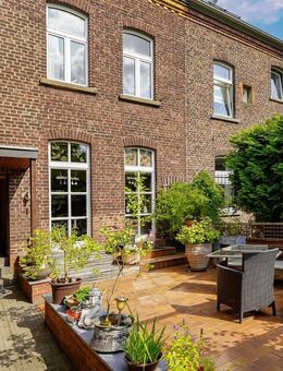 Einfamilienhaus & Baugrundstück im Zentrum von Angermund - Düsseldorf