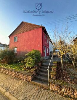 Gut geschnittenes Einfamilienhaus mit Garage und Garten - Friedrichsthal (Saarland)