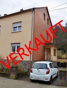 Schönes Zweifamilienhaus mit Garten und Garage. Waldrandlage Geislautern. - Völklingen